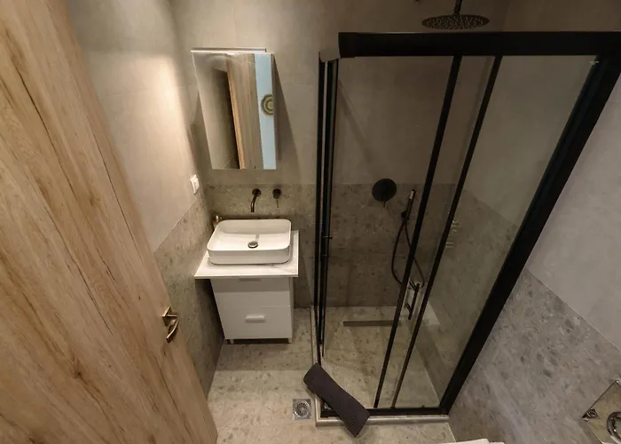 Center Apartment *